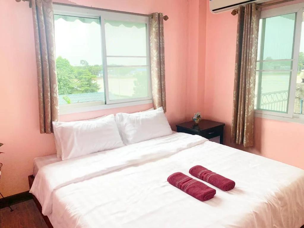 Lake Home Trat 호텔 상세 정보 및 리뷰 View