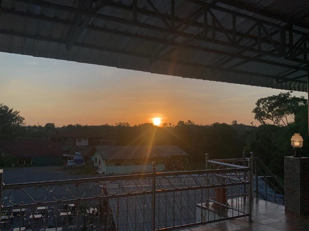 Lake Home Trat 호텔 상세 정보 및 리뷰 View